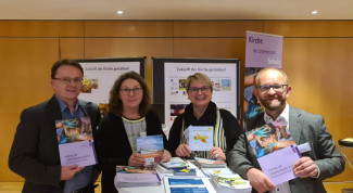 Infostand Kirche im Lebensraum Schule